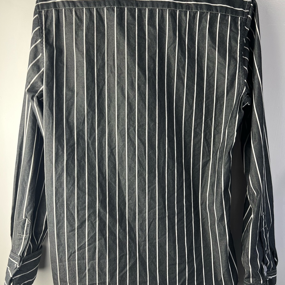 American Eagle- woman’s pinstripe button down shirt- Size XS - Picture 4 of 10